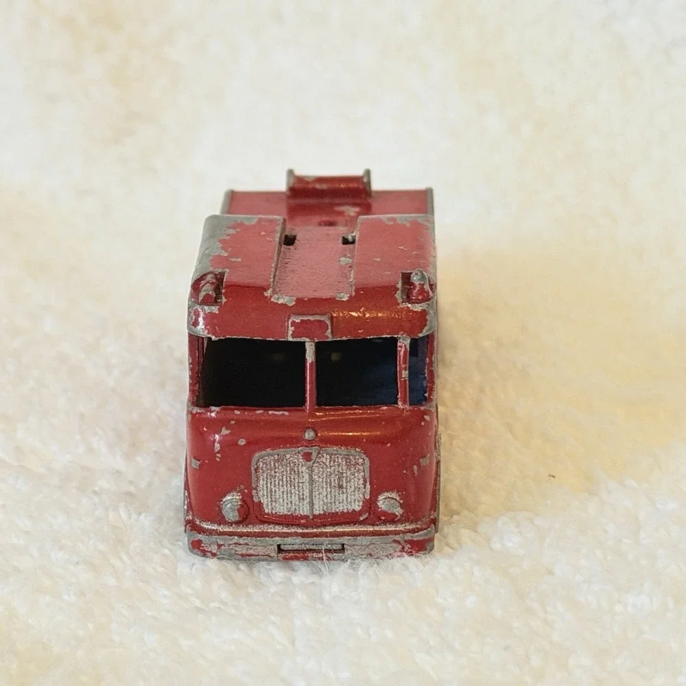 Vintage Matchbox Lesney #9 Merryweather Marquis Series III Fire Engine England